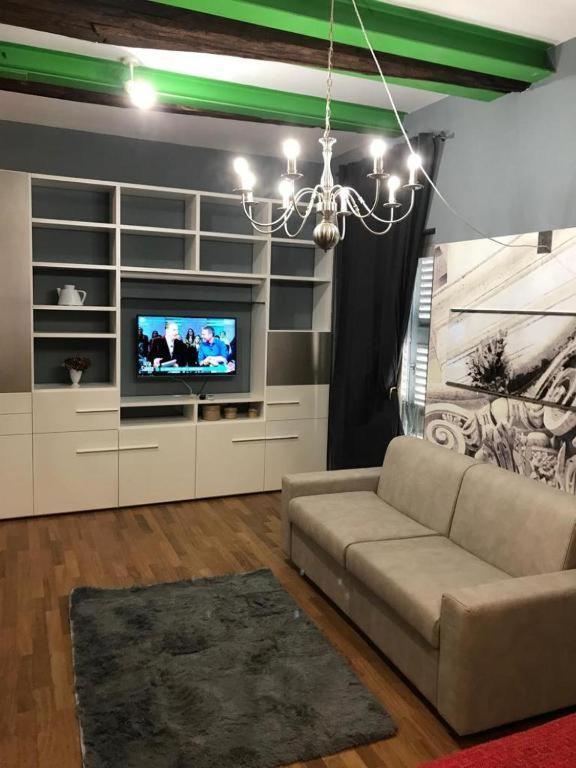 Отель Dimora Frattina Рим Экстерьер фото