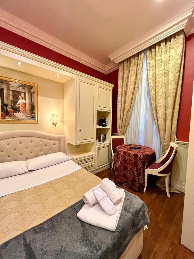 Отель Dimora Frattina Рим Экстерьер фото